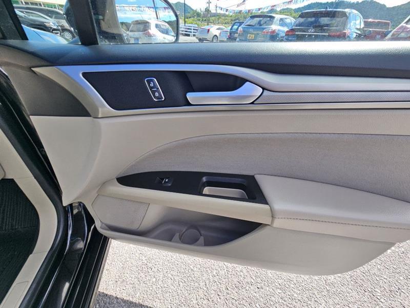 Ford Fusion Hybrid SE 2020