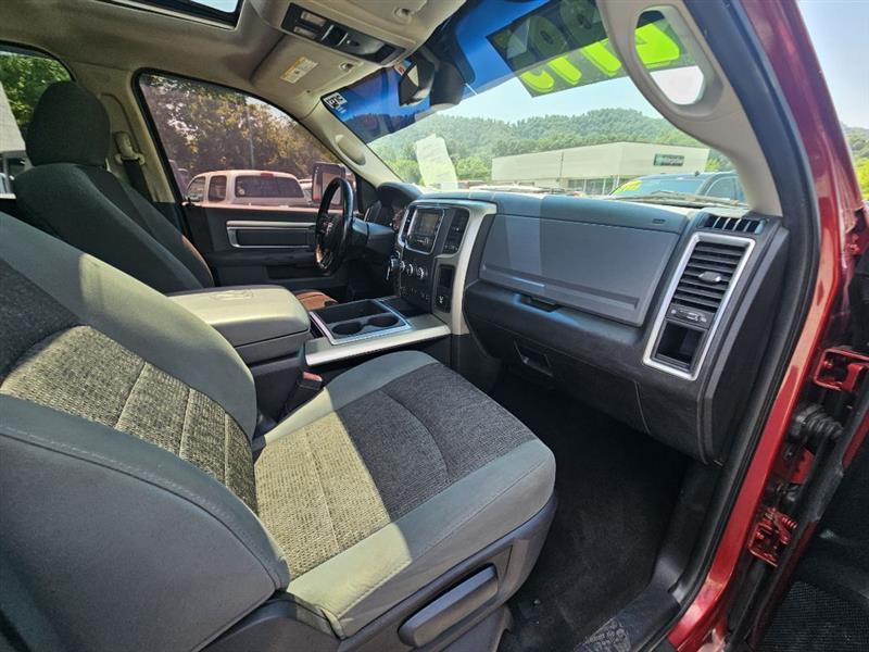 RAM 1500 SLT Quad Cab 4WD 2014