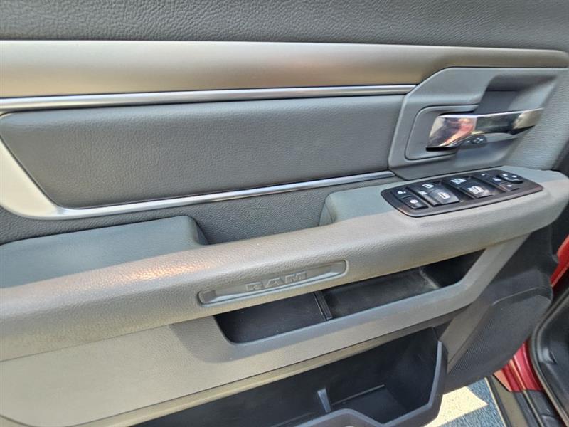 RAM 1500 SLT Quad Cab 4WD 2014