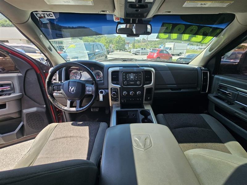 RAM 1500 SLT Quad Cab 4WD 2014