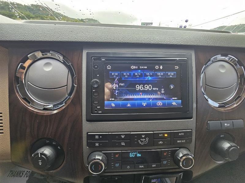 Ford F-350 SD XL Crew Cab 4WD 2011