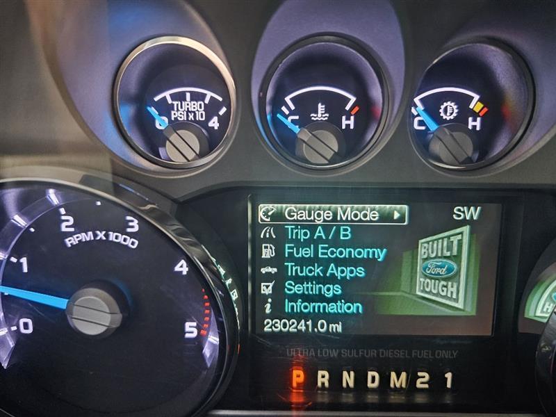 Ford F-350 SD XL Crew Cab 4WD 2011