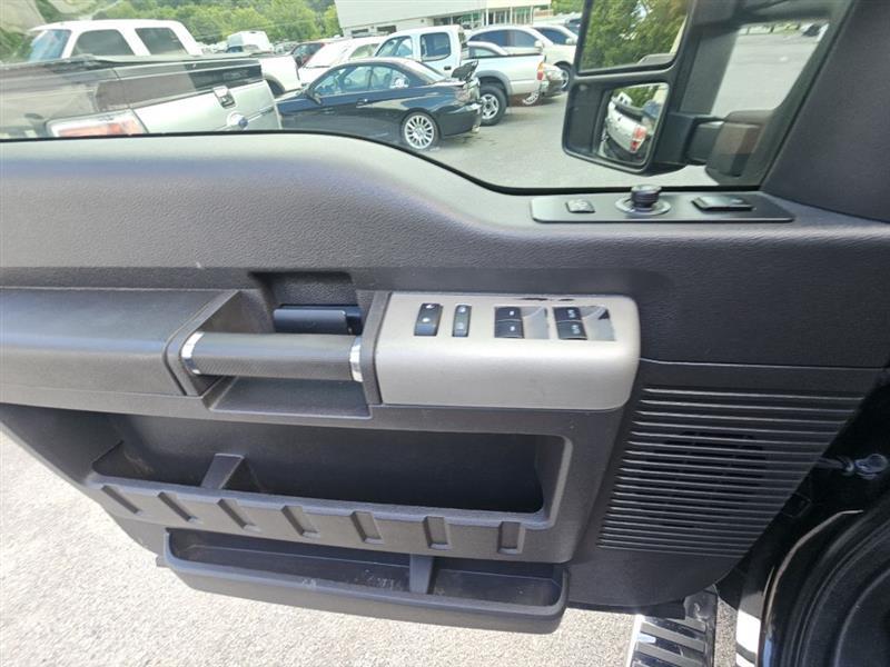 Ford F-350 SD Lariat Crew Cab 4WD 2015