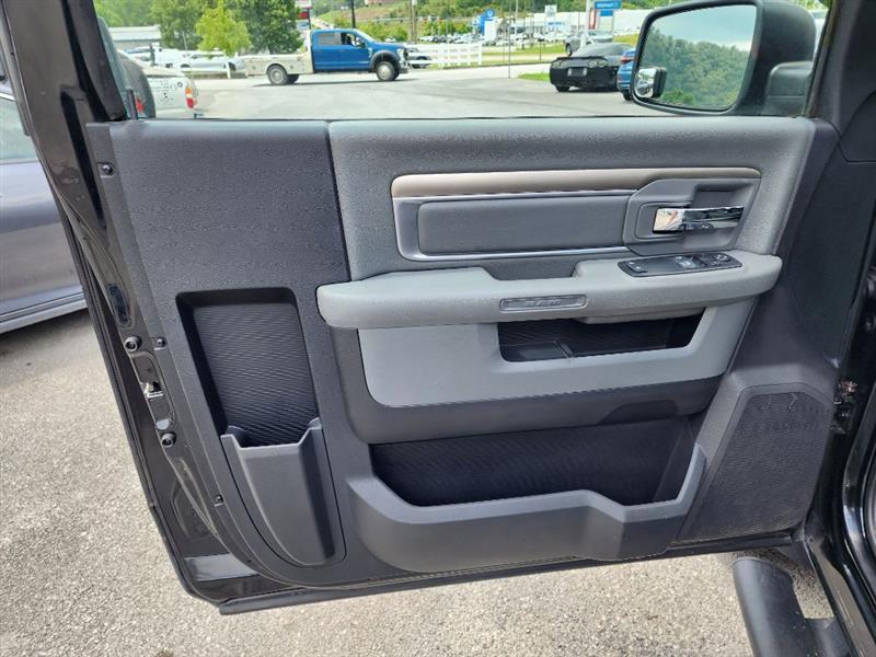 RAM 1500 Tradesman Regular Cab SWB 4WD 2015