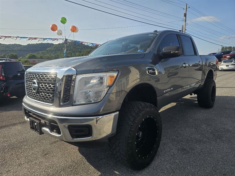 Nissan Titan S Crew Cab 4WD 2017