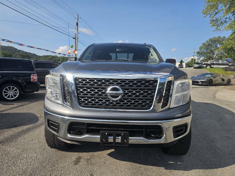 Nissan Titan S Crew Cab 4WD 2017
