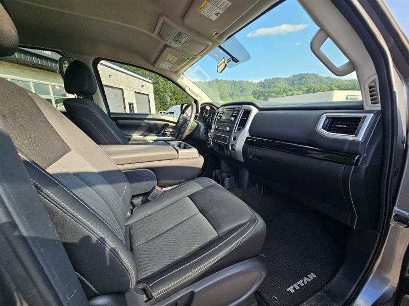 Nissan Titan S Crew Cab 4WD 2017