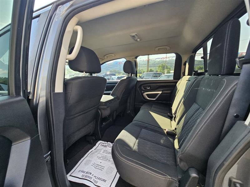 Nissan Titan S Crew Cab 4WD 2017
