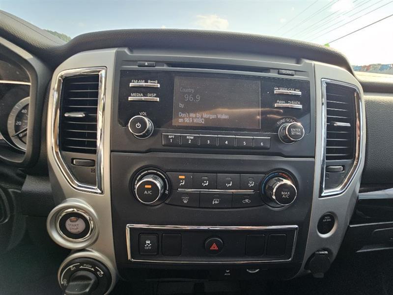 Nissan Titan S Crew Cab 4WD 2017