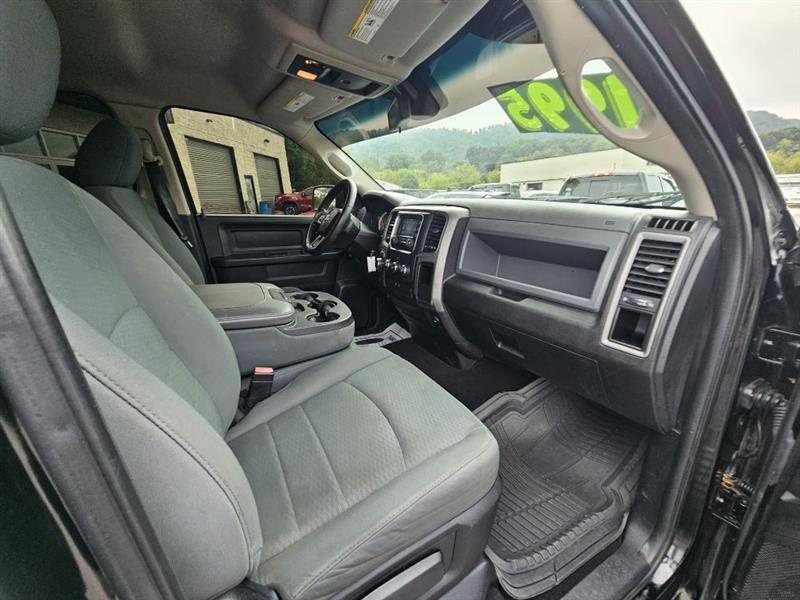 RAM 1500 Tradesman Quad Cab 4WD 2014