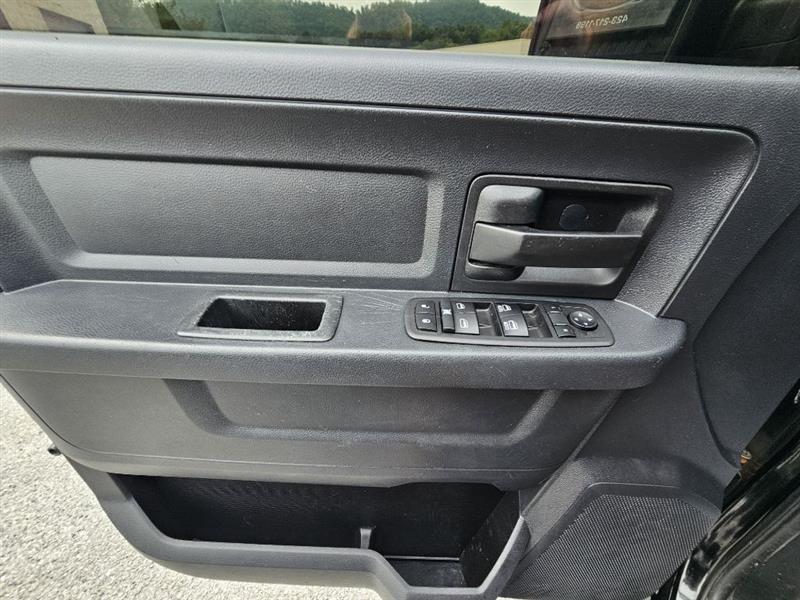 RAM 1500 Tradesman Quad Cab 4WD 2014