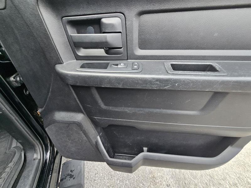 RAM 1500 Tradesman Quad Cab 4WD 2014