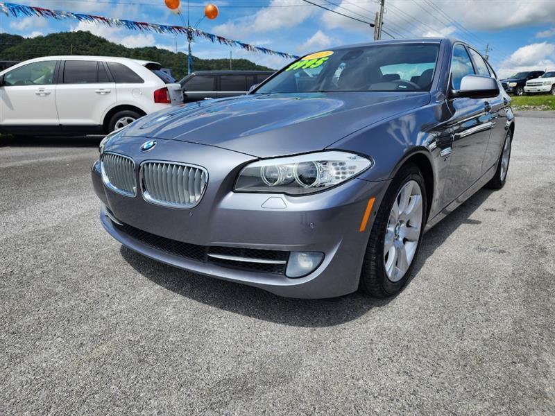 BMW 5-Series 550i xDrive 2012