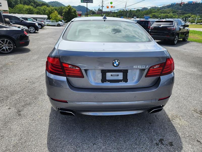 BMW 5-Series 550i xDrive 2012