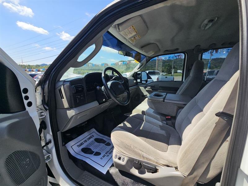 Ford F-350 SD XL Crew Cab 4WD DRW 2006