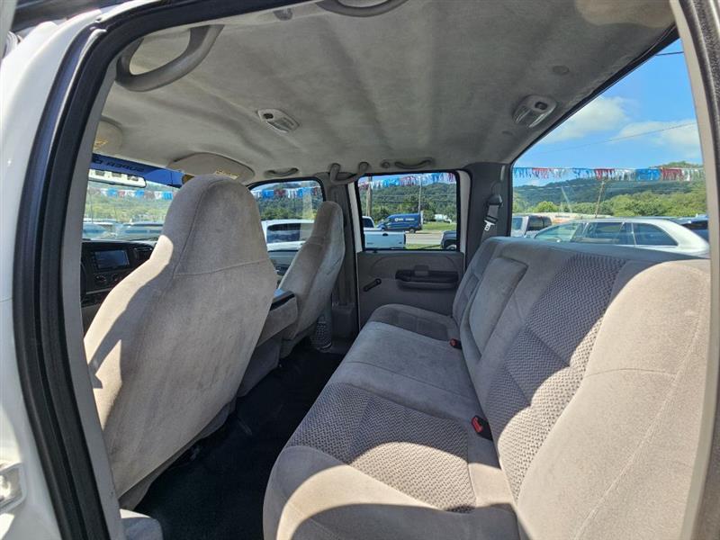 Ford F-350 SD XL Crew Cab 4WD DRW 2006