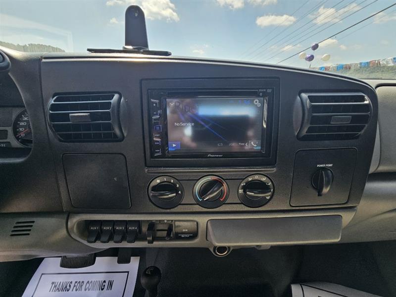 Ford F-350 SD XL Crew Cab 4WD DRW 2006
