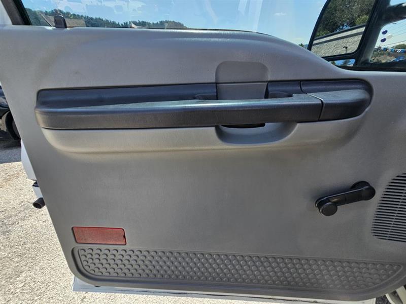Ford F-350 SD XL Crew Cab 4WD DRW 2006