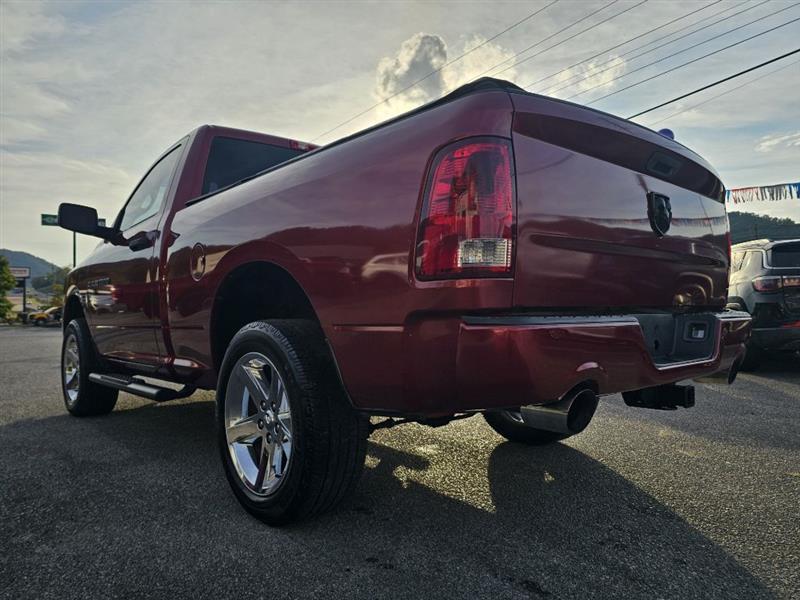 RAM 1500 ST SWB 4WD 2012