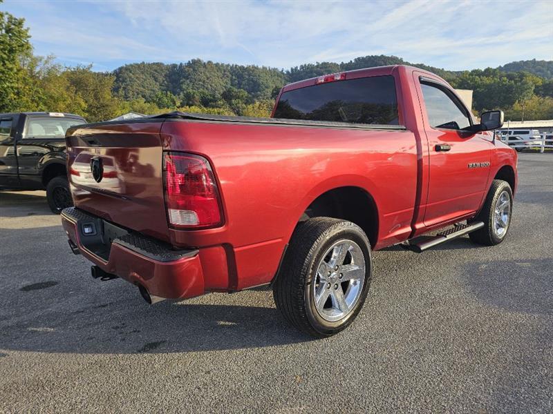 RAM 1500 ST SWB 4WD 2012