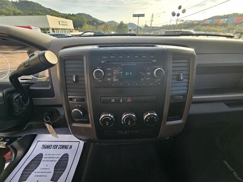 RAM 1500 ST SWB 4WD 2012
