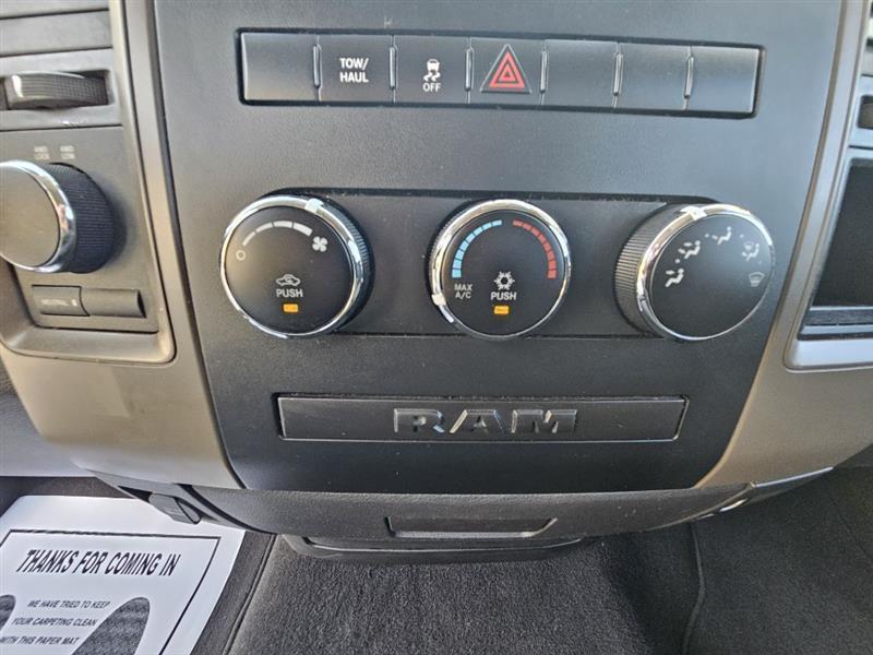 RAM 1500 ST SWB 4WD 2012