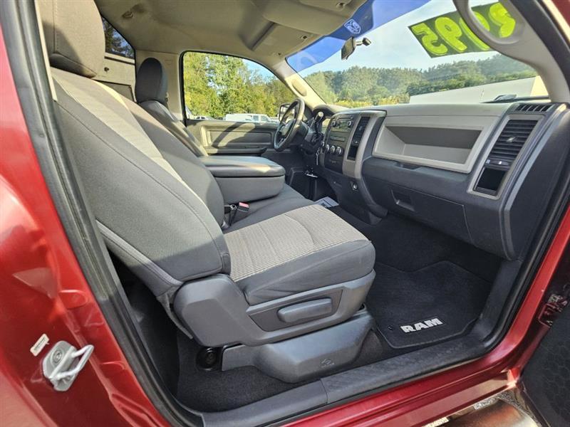 RAM 1500 ST SWB 4WD 2012