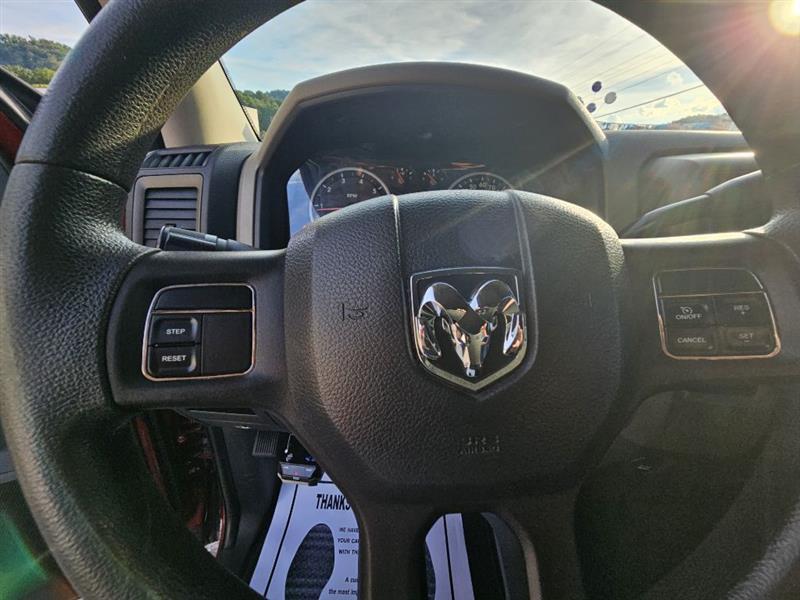 RAM 1500 ST SWB 4WD 2012