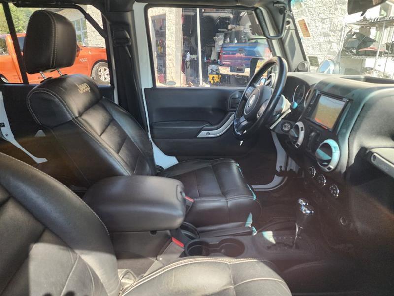 Jeep Wrangler Unlimited Sahara 4WD 2011