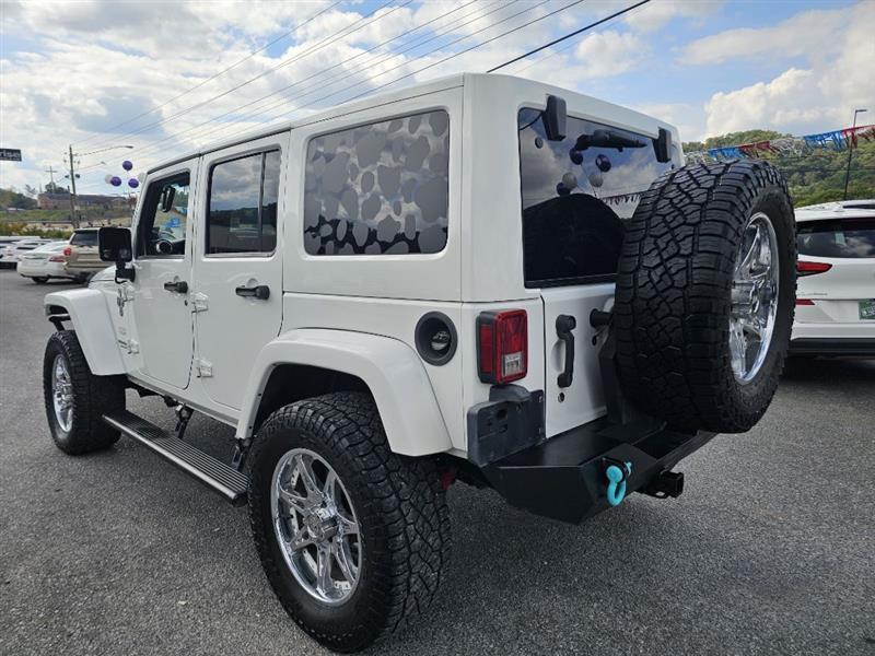 Jeep Wrangler Unlimited Sahara 4WD 2011