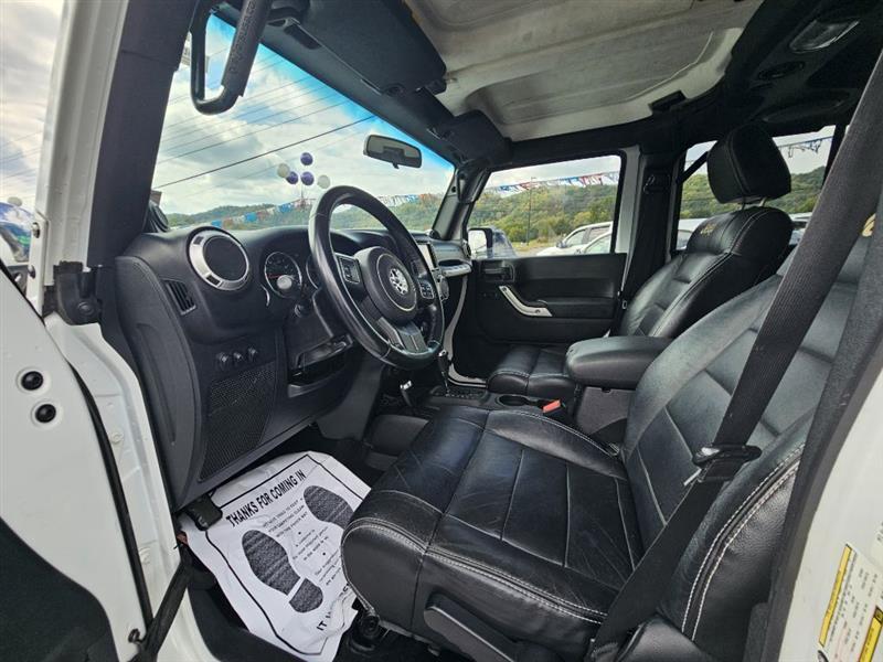 Jeep Wrangler Unlimited Sahara 4WD 2011