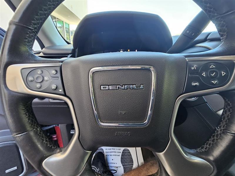 GMC Yukon Denali 4WD 2015