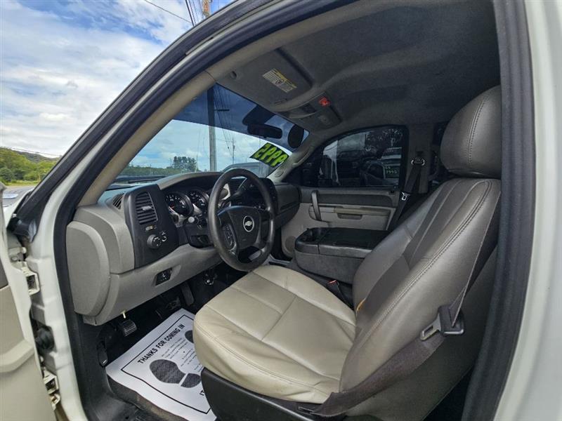 Chevrolet Silverado 2500HD Work Truck Crew Cab 4WD 2011