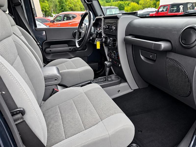 Jeep Wrangler Unlimited Sahara 4WD 2007