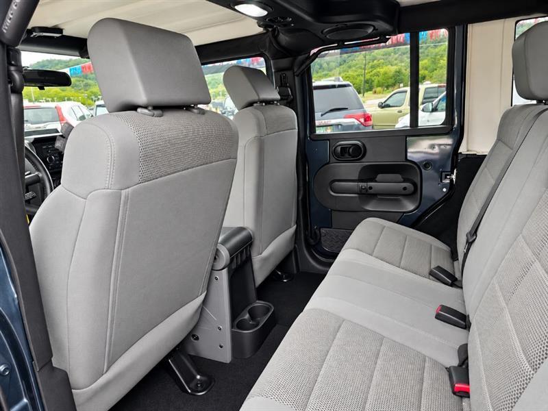 Jeep Wrangler Unlimited Sahara 4WD 2007