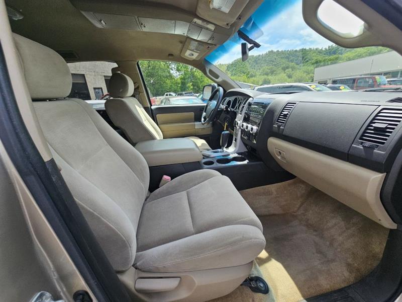 Toyota Sequoia SR5 5.7L 2WD 2008
