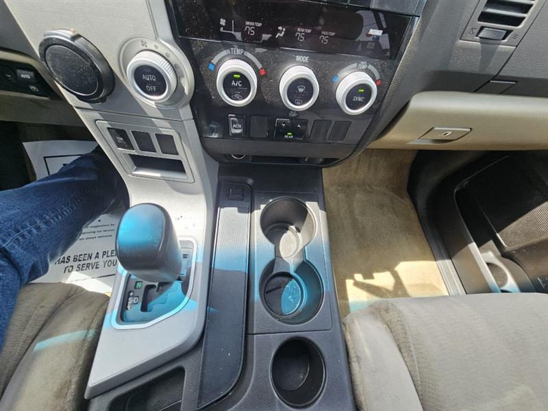 Toyota Sequoia SR5 5.7L 2WD 2008
