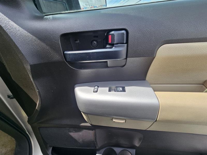 Toyota Sequoia SR5 5.7L 2WD 2008