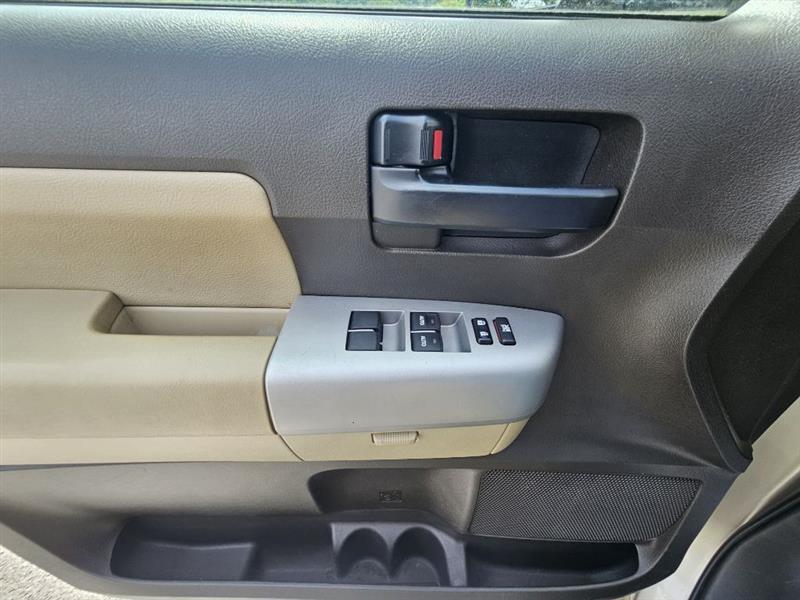 Toyota Sequoia SR5 5.7L 2WD 2008