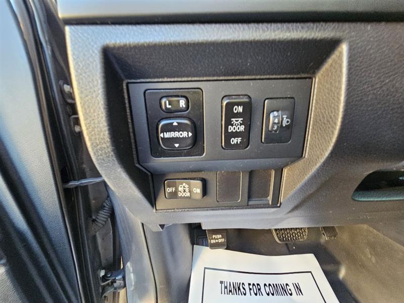 Toyota Tundra SR5 4.6L V8 Double Cab 4WD 2014