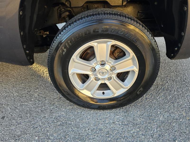 Toyota Tundra SR5 4.6L V8 Double Cab 4WD 2014