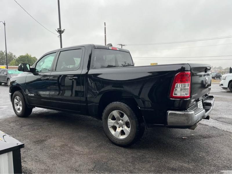 RAM 1500 Big Horn Crew Cab SWB 4WD 2022