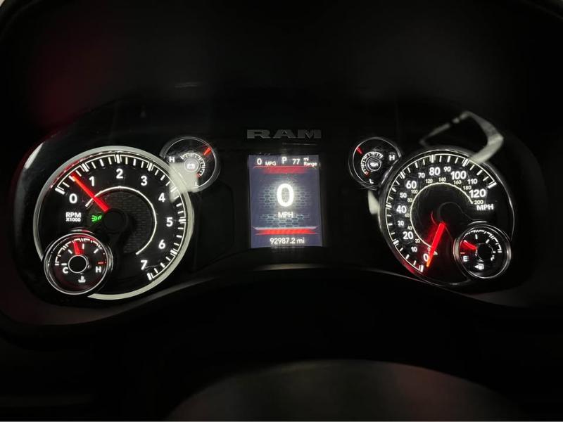 RAM 1500 Big Horn Crew Cab SWB 4WD 2022