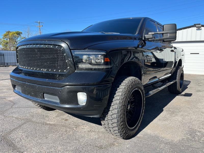 RAM 1500 4WD Crew Cab 140.5" Big Horn 2018