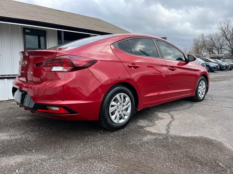 Hyundai Elantra SE 4D Sedan at 2020