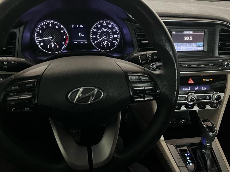 Hyundai Elantra SE 4D Sedan at 2020