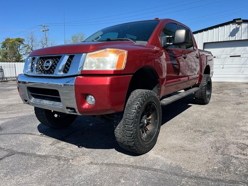 Nissan Titan SV Crew Cab 4WD SWB 2014