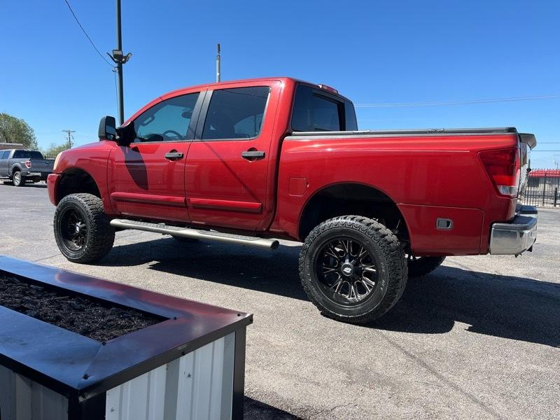 Nissan Titan SV Crew Cab 4WD SWB 2014