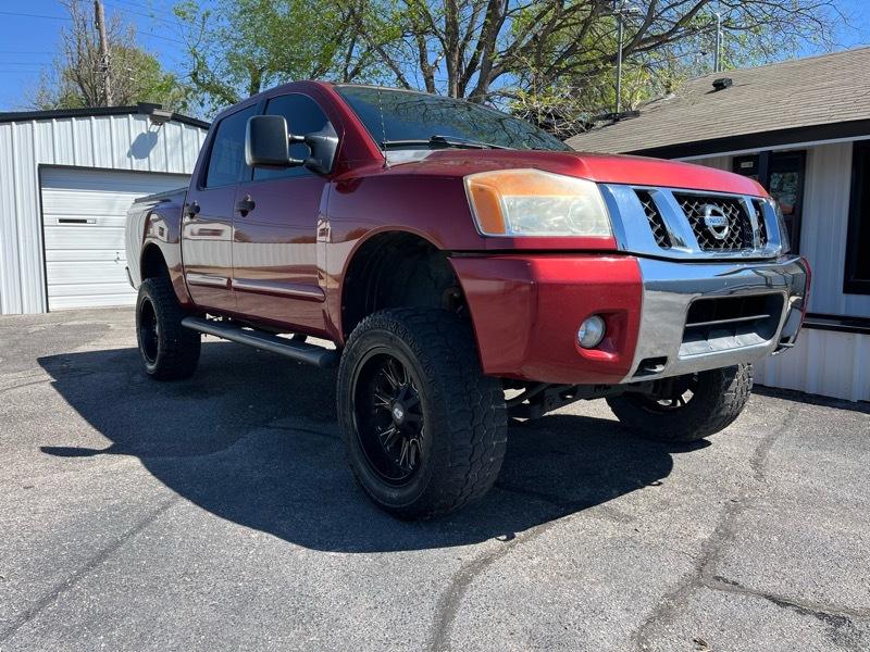 Nissan Titan SV Crew Cab 4WD SWB 2014