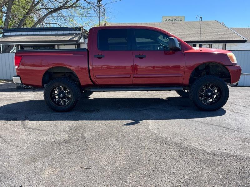 Nissan Titan SV Crew Cab 4WD SWB 2014